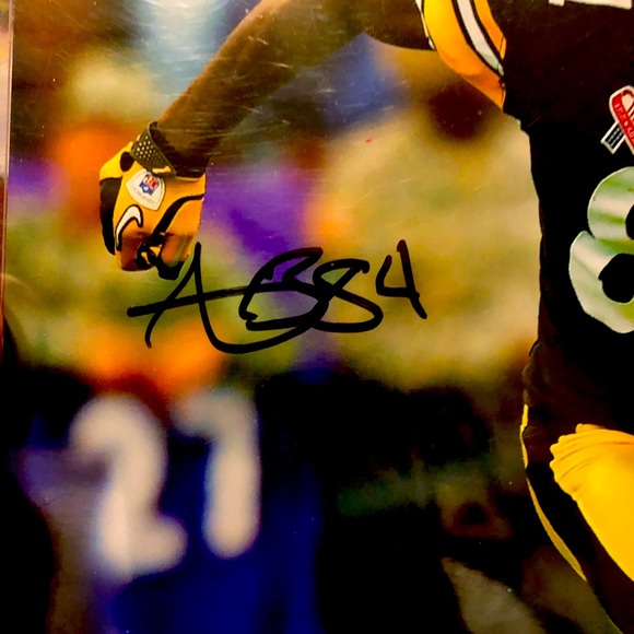 Antonio Brown signed with hologram COA ✍🏼 - Picture 2 of 4